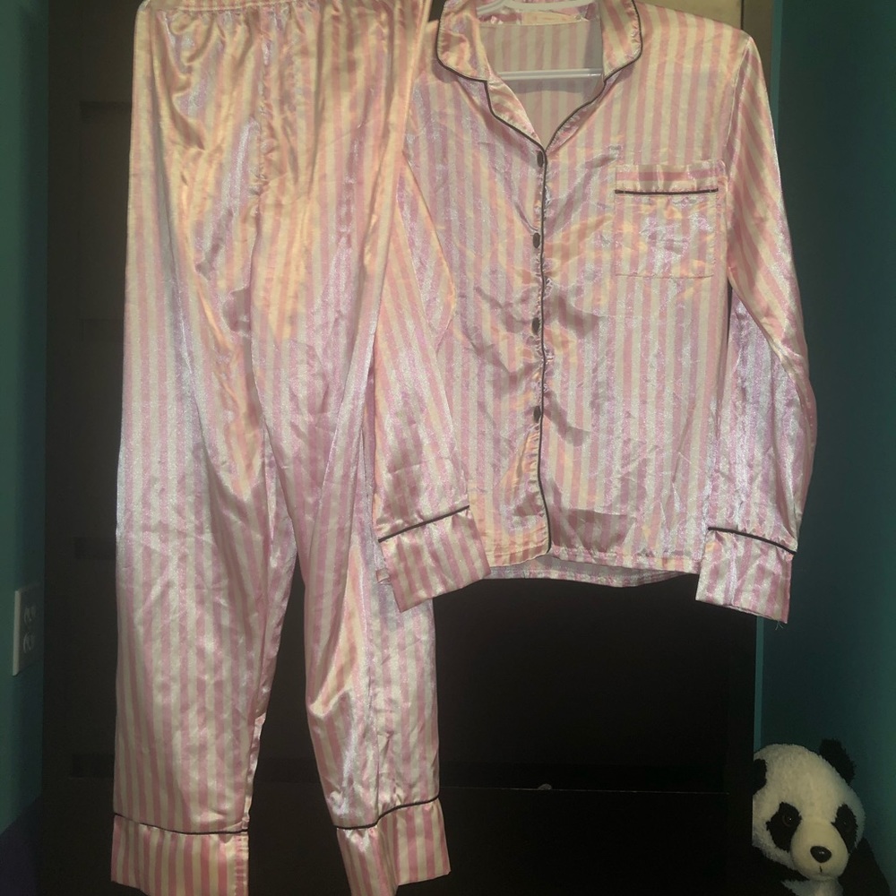 💕3/$25 SHEIN satin pj set